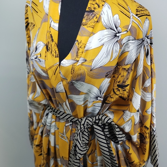 Dress Forum. Mixed Media Floral Striped Kimono - Picture 8 of 14